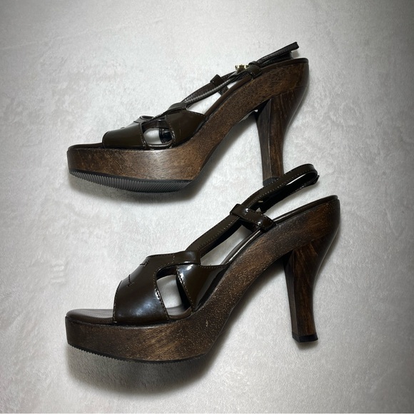 Burberry Strap on Heels - Picture 4 of 11